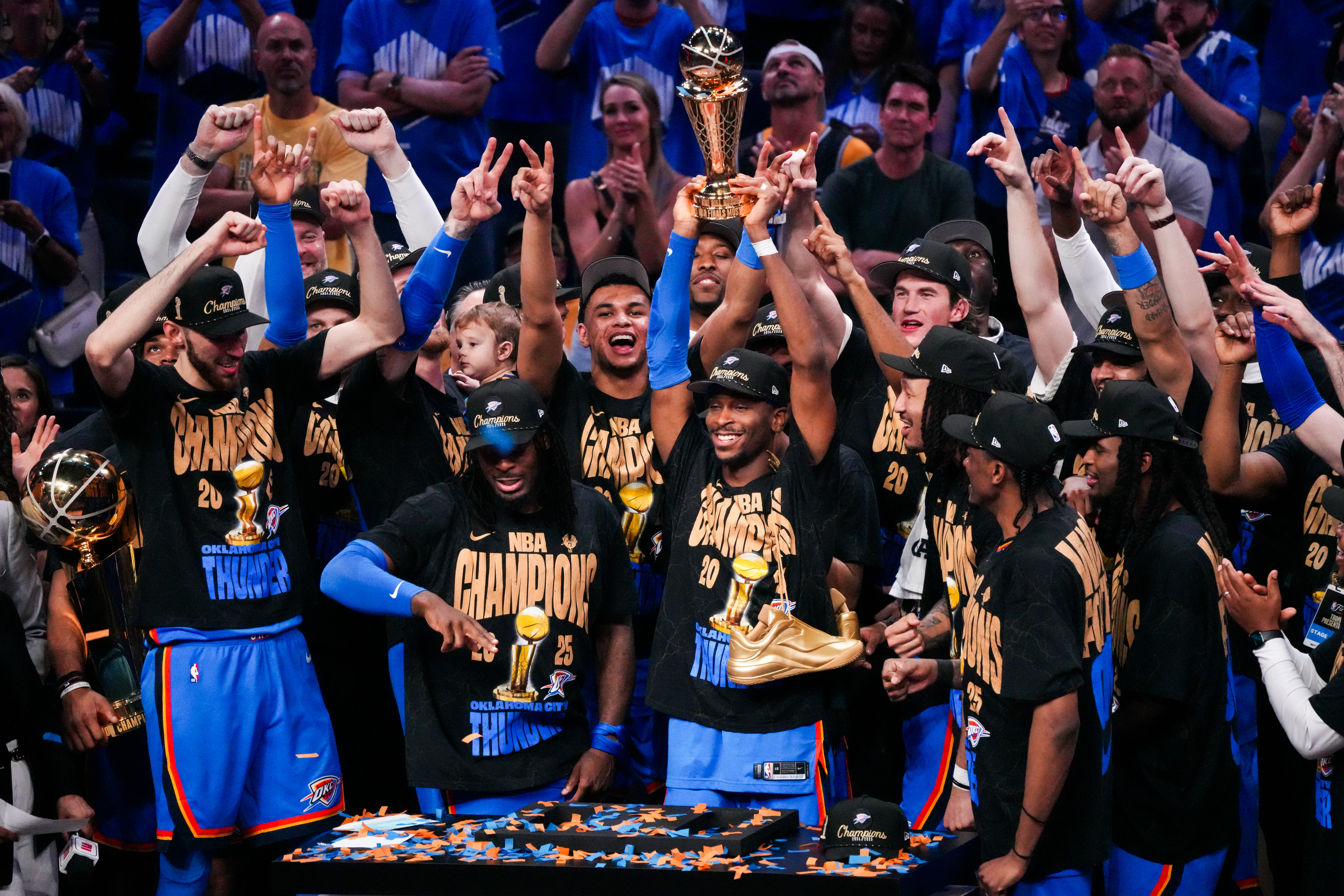 一场备受瞩目的篮球对决圆满落幕,战绩斐然 一场备受瞩目的篮球对决圆满落幕,战绩斐然