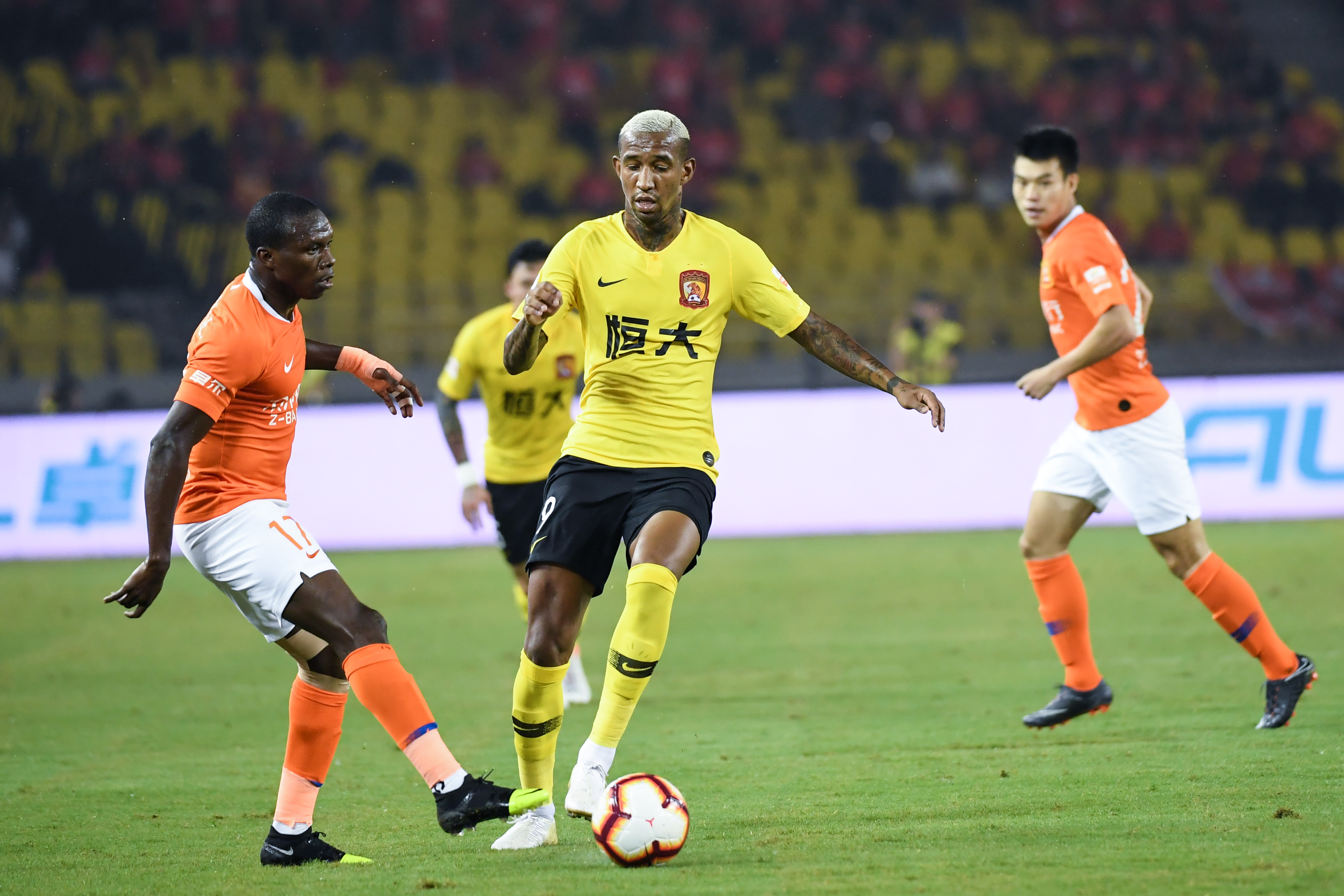 卡利亚里面对维罗纳，奋力争取保级机会，战绩斐然的简单介绍