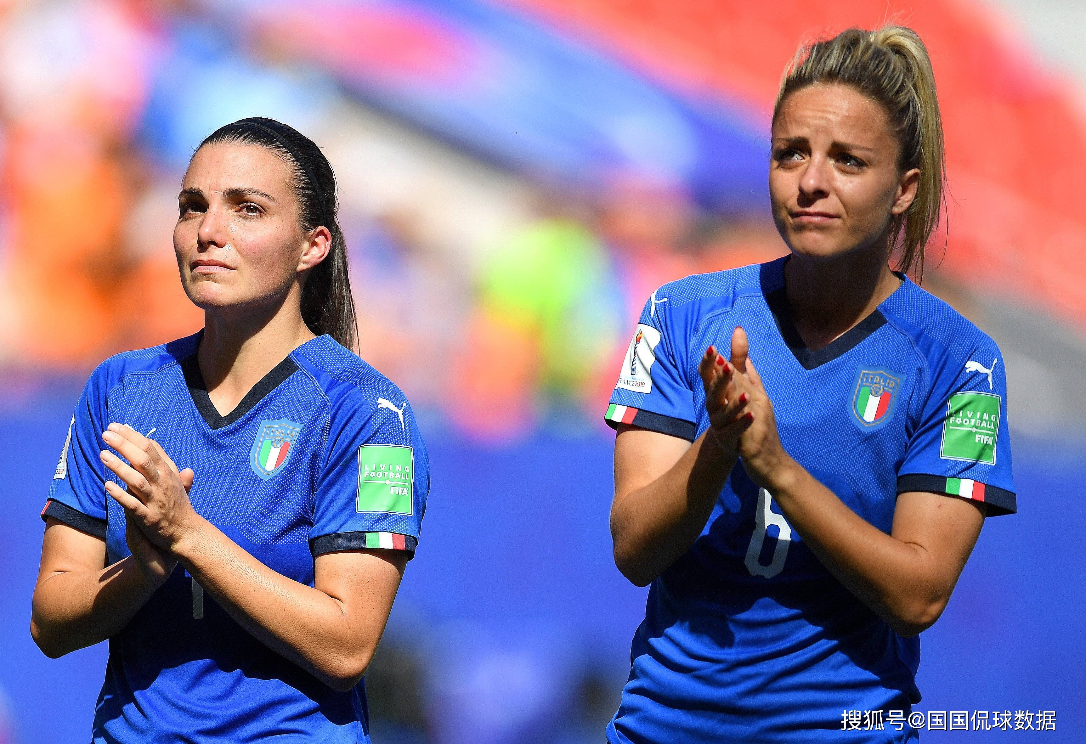 意大利女足大胜英格兰，完成胜利，引发热议