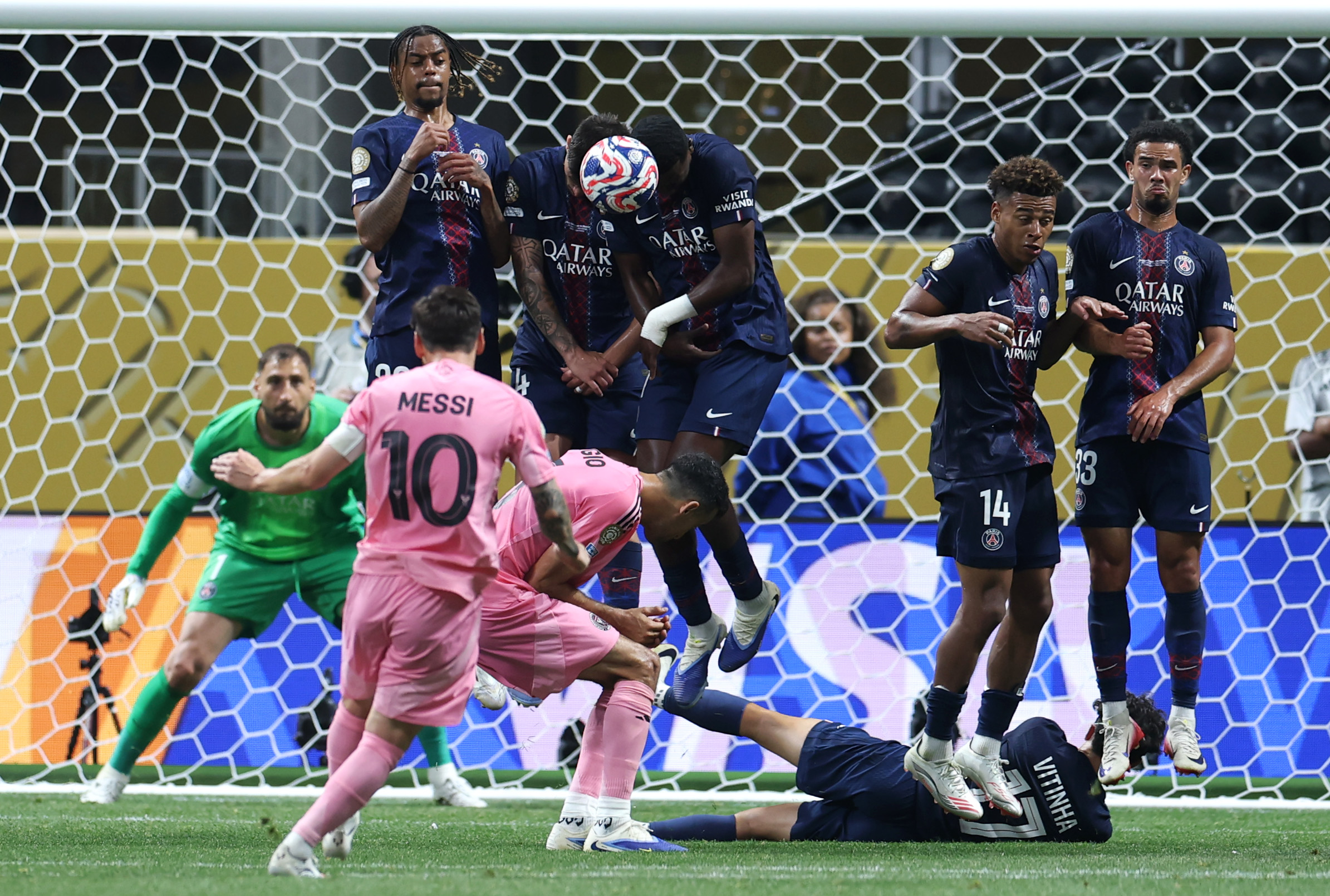 巴黎圣日耳曼击败切尔西,晋级下一轮,掌声雷动 巴黎圣日耳曼击败切尔西,晋级下一轮,掌声雷动