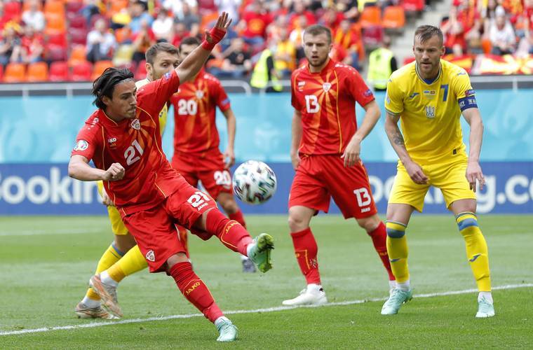 关于瑞士遭遇客场失利，小组赛形势堪忧，战绩斐然的信息