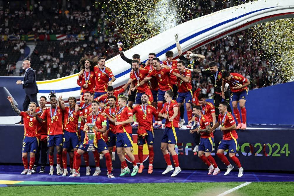 欧洲国家足球赛事惊心动魄,谁能问鼎?,战绩斐然 欧洲国家足球赛事惊心动魄,谁能问鼎?,战绩斐然