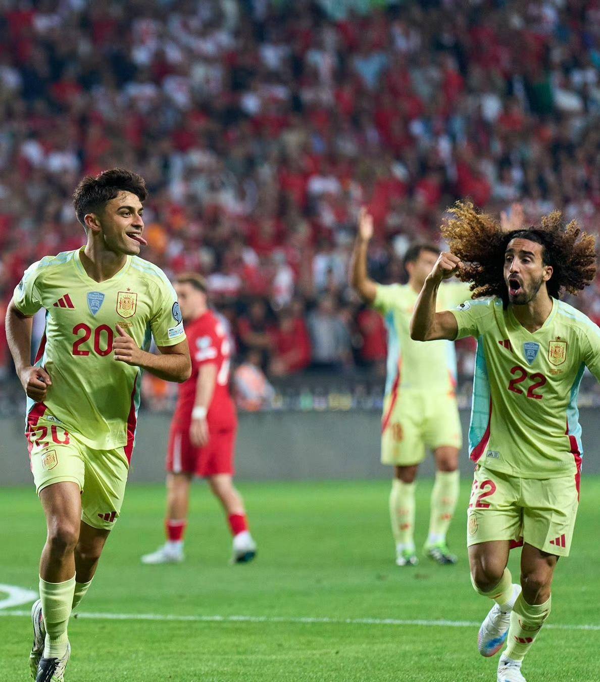 包含土耳其战胜克罗地亚，欧国联晋级形势有所改观，士气大振的词条