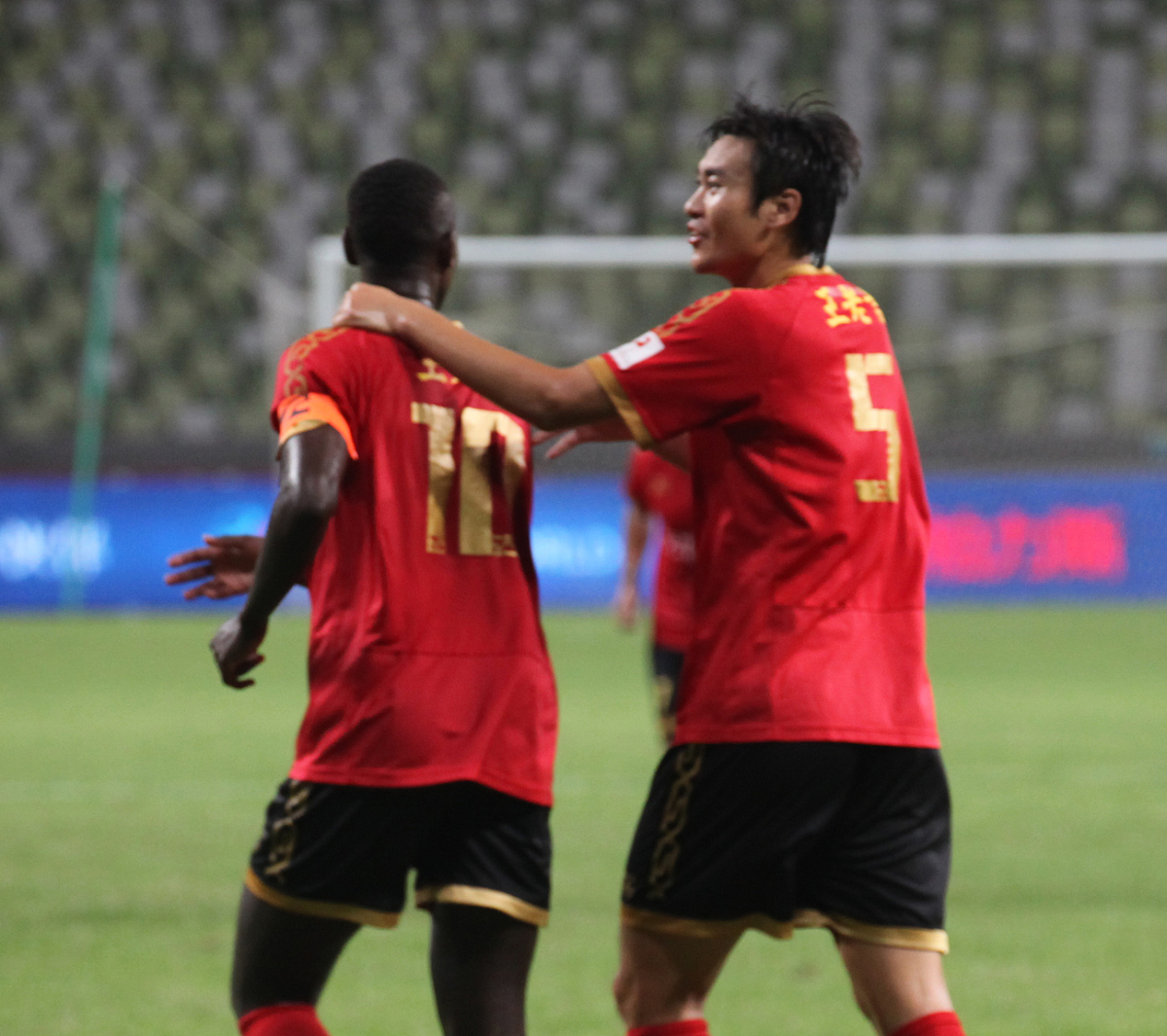 雄火队双.核再度合作,携手夺冠喜获巨大胜利!,稳步上升 雄火队双.核再度合作,携手夺冠喜获巨大胜利!,稳步上升