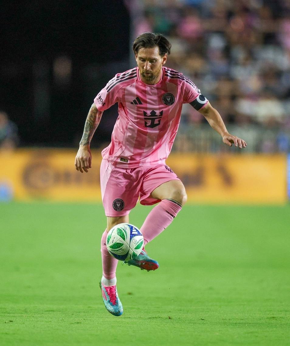 球队实力强劲,梅西频频破门,引发热议 球队实力强劲,梅西频频破门,引发热议