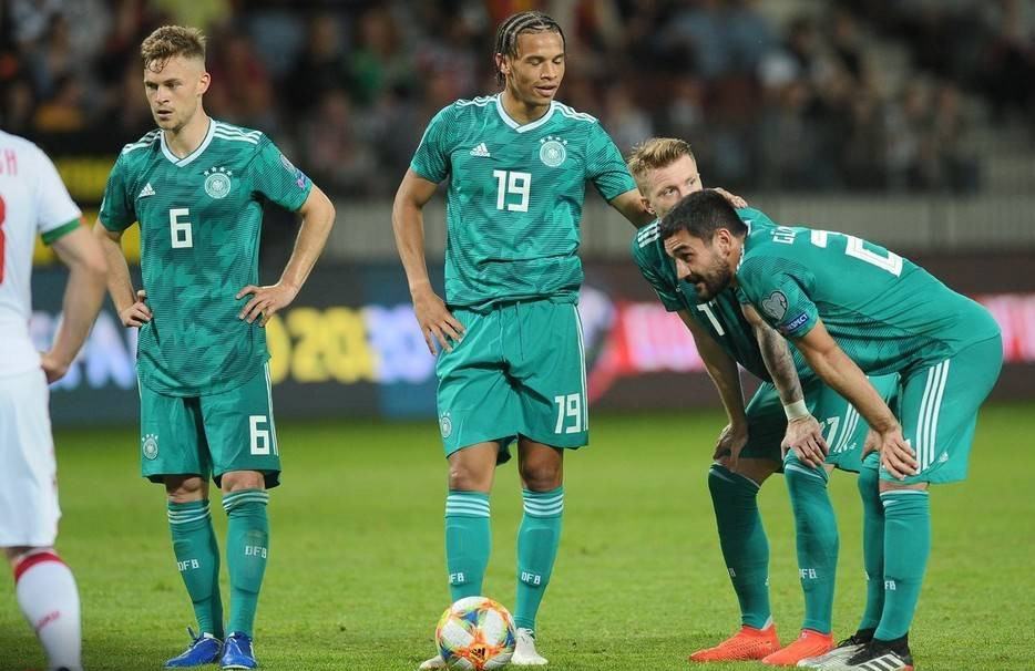 爱沙尼亚队战术完善,一波连胜晋级半决赛,振奋人心 爱沙尼亚队战术完善,一波连胜晋级半决赛,振奋人心