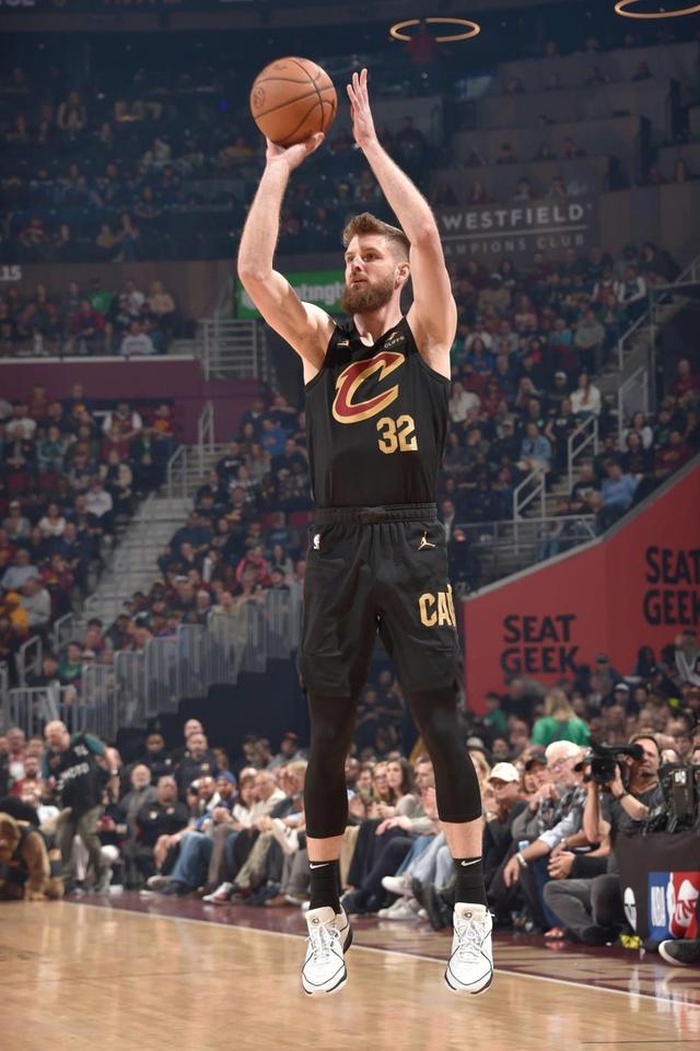 热火逆转骑士,韦德复出砍下分,表现亮眼 热火逆转骑士,韦德复出砍下分,表现亮眼