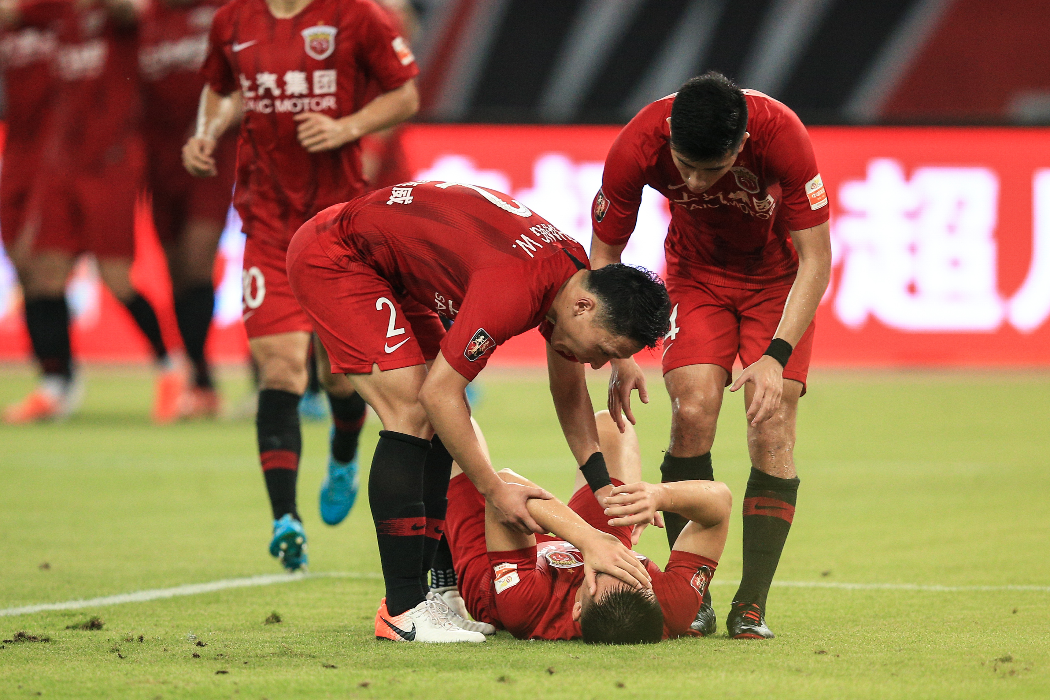 关于上港主场告捷,力压对手完成三分,战绩斐然的信息 关于上港主场告捷,力压对手完成三分,战绩斐然的信息