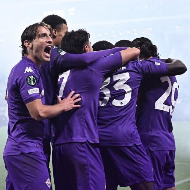 佛罗伦萨达成胜利，主帅盛赞全队表现，表现亮眼