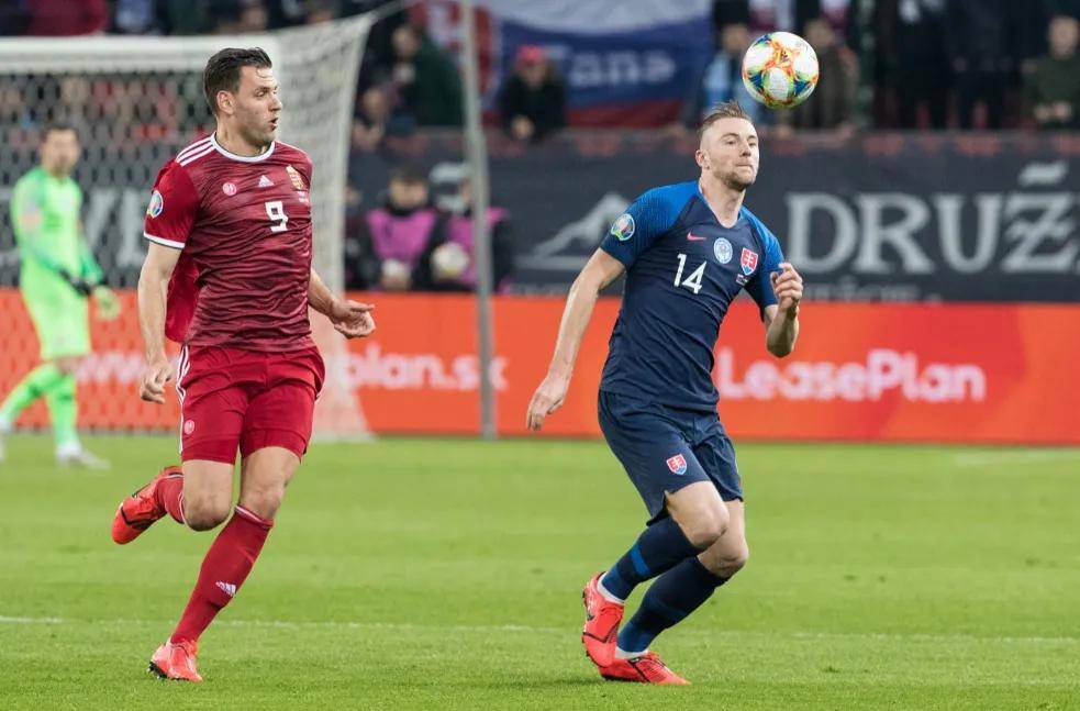 乌克兰迎战斯洛伐克:备战期待取胜,掌声雷动 乌克兰迎战斯洛伐克:备战期待取胜,掌声雷动