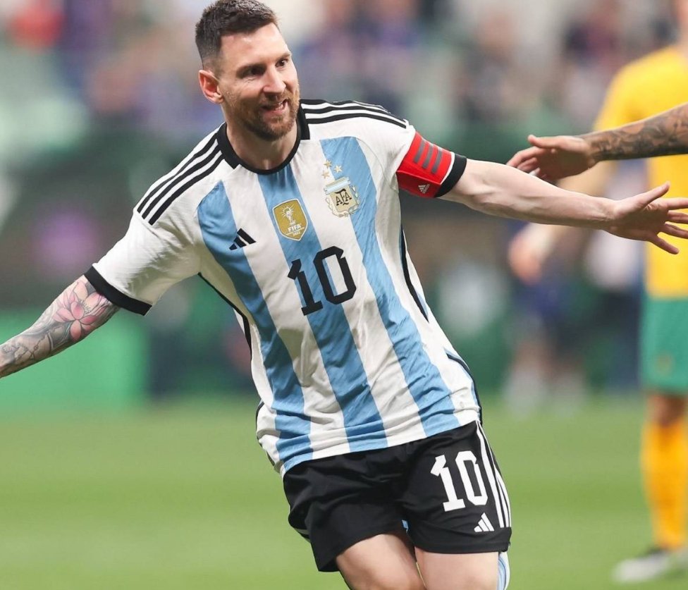 拜仁慕尼黑首轮胜利，表现出色，振奋人心