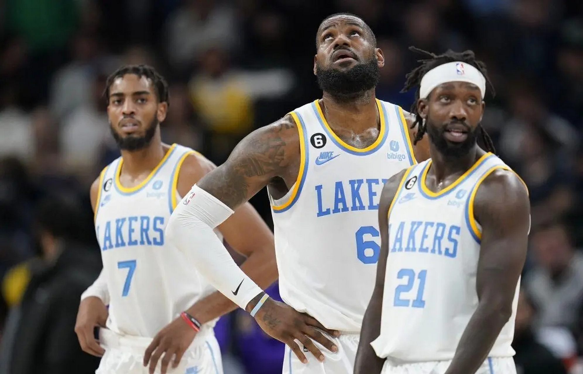 狼队遭遇连败降级压力增大，振奋人心