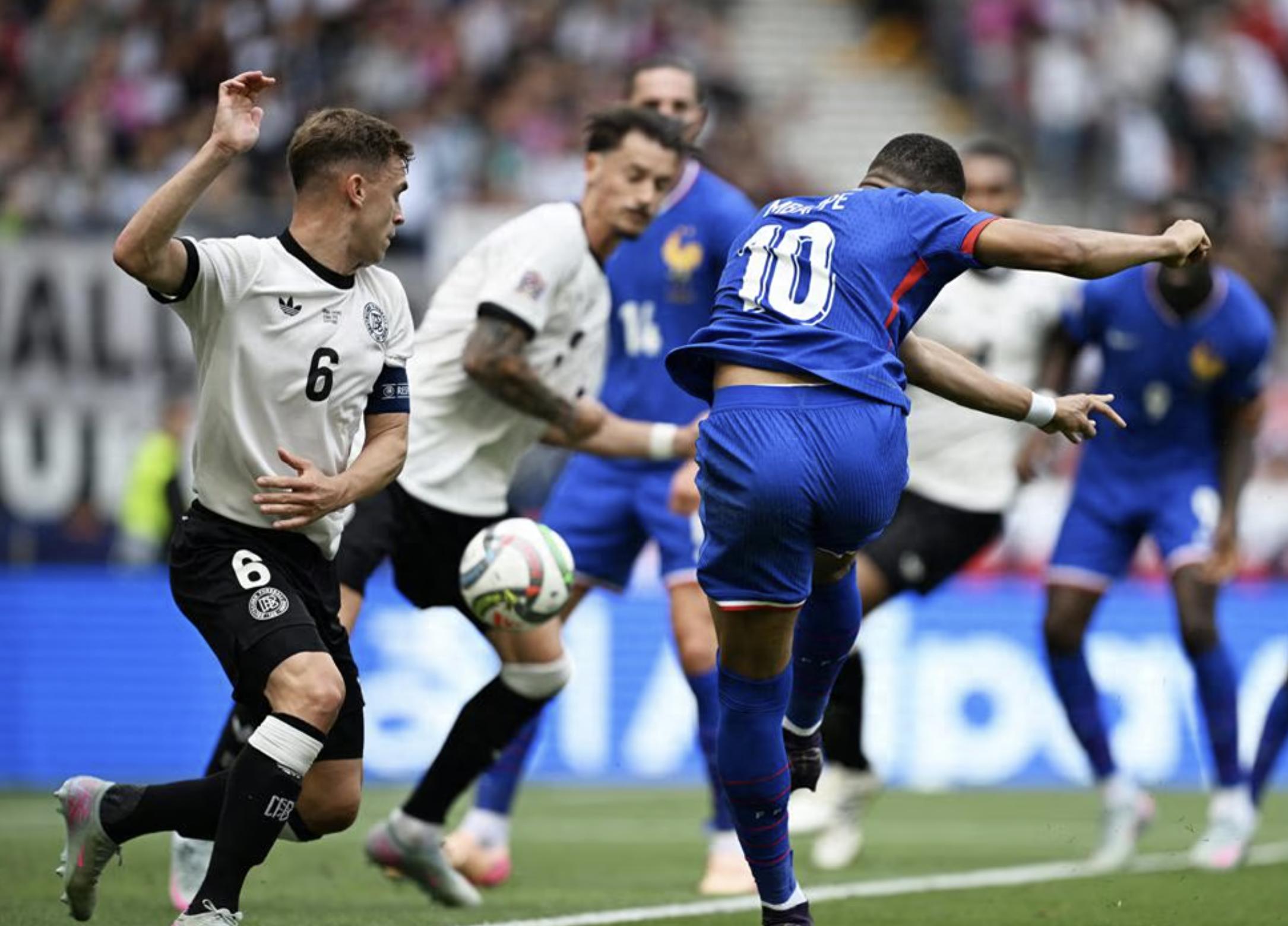 德国队鏖战奥地利队，梁靖崑点燃赛场的简单介绍