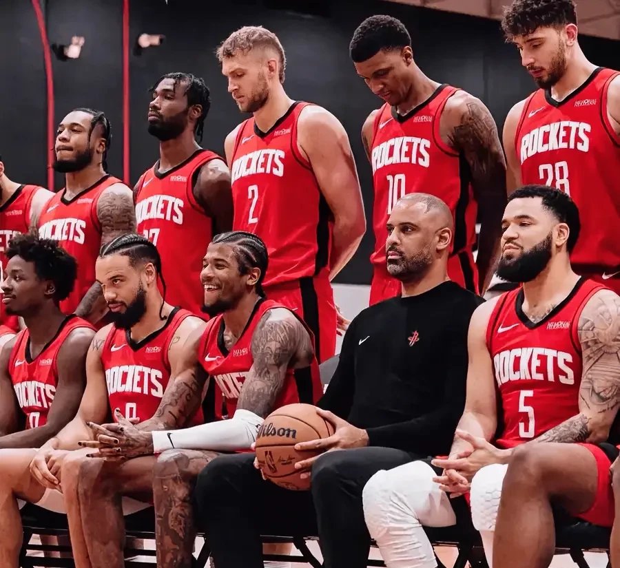 包含火箭险胜辽宁队,霍勒迪统治全场的词条 包含火箭险胜辽宁队,霍勒迪统治全场的词条