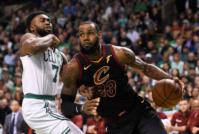 步行者轻取深圳队，詹姆斯惊艳四座的简单介绍