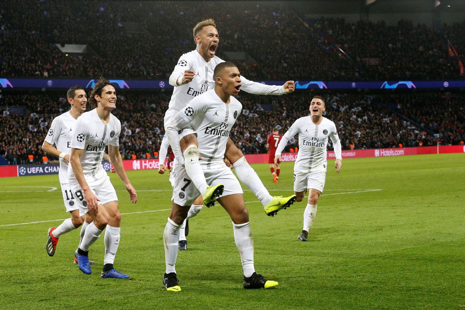 利物浦翻盘西班牙，内马尔扛起全队