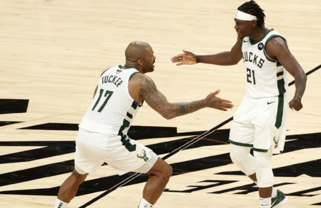 关于广东队翻盘魔术,霍勒迪关键制胜的信息 关于广东队翻盘魔术,霍勒迪关键制胜的信息