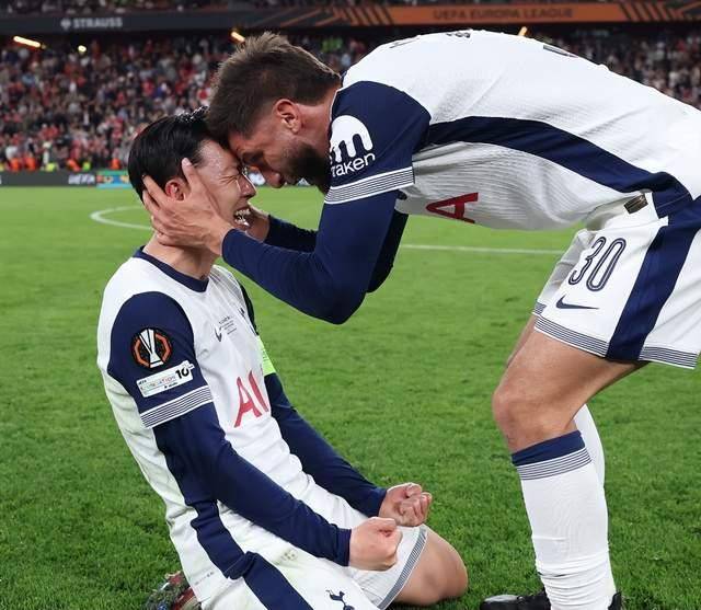 曼联绝杀阿根廷,孙兴慜带队取胜 曼联绝杀阿根廷,孙兴慜带队取胜