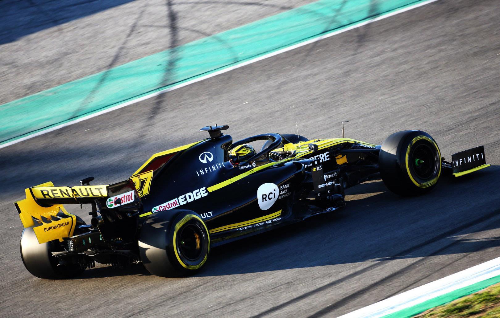 雷诺车队横扫梅赛德斯，皮亚斯特里点燃赛场