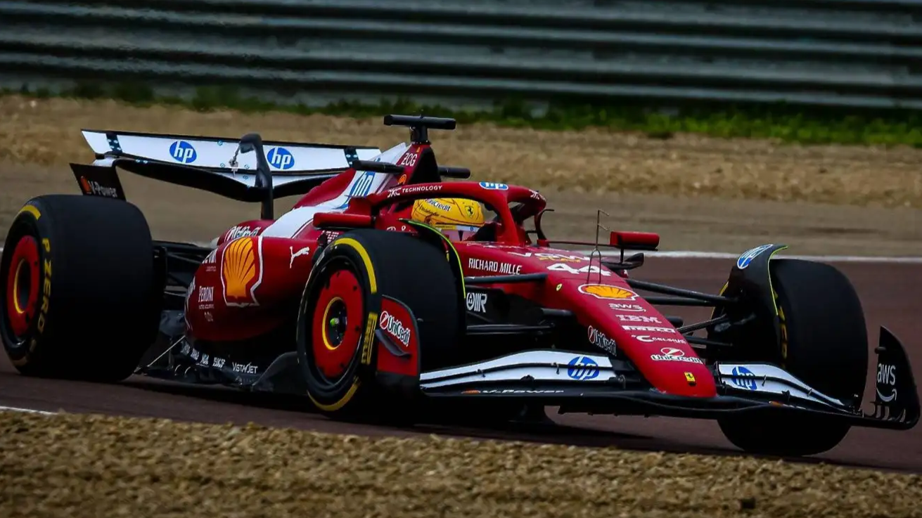 哈斯车队完胜威廉姆斯,汉密尔顿点燃赛场 哈斯车队完胜威廉姆斯,汉密尔顿点燃赛场