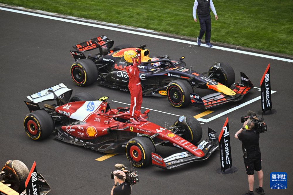 迈凯伦横扫雷诺车队,汉密尔顿点燃赛场 迈凯伦横扫雷诺车队,汉密尔顿点燃赛场