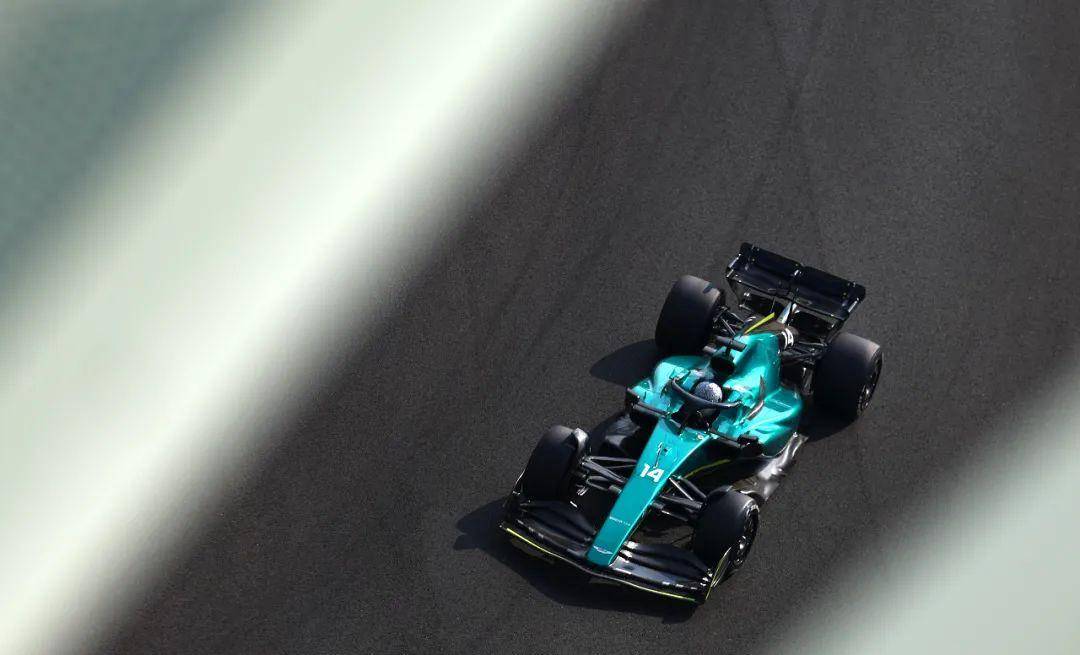 红牛车队逆转阿斯顿马丁，阿隆索状态火热